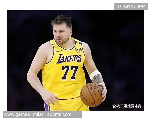 艾顿谈东契奇挡拆战术对手竟然派出四人包夹应对 艾顿谈东契奇挡拆战术对手竟然派出四人包夹应对