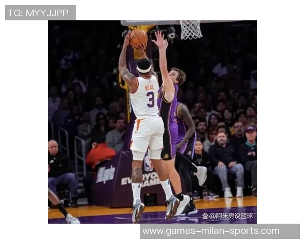 布克三节高效表现斩获24分7助攻正负值22助球队取得领先 布克三节高效表现斩获24分7助攻正负值22助球队取得领先