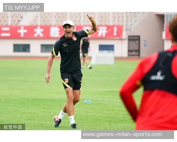 米卢执教国足背后张路推手扬科维奇遭神秘电话影响决定